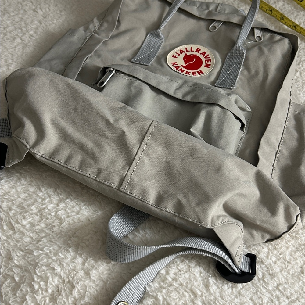 Fjallraven Kanken Classic Backpack - Picture 11 of 13